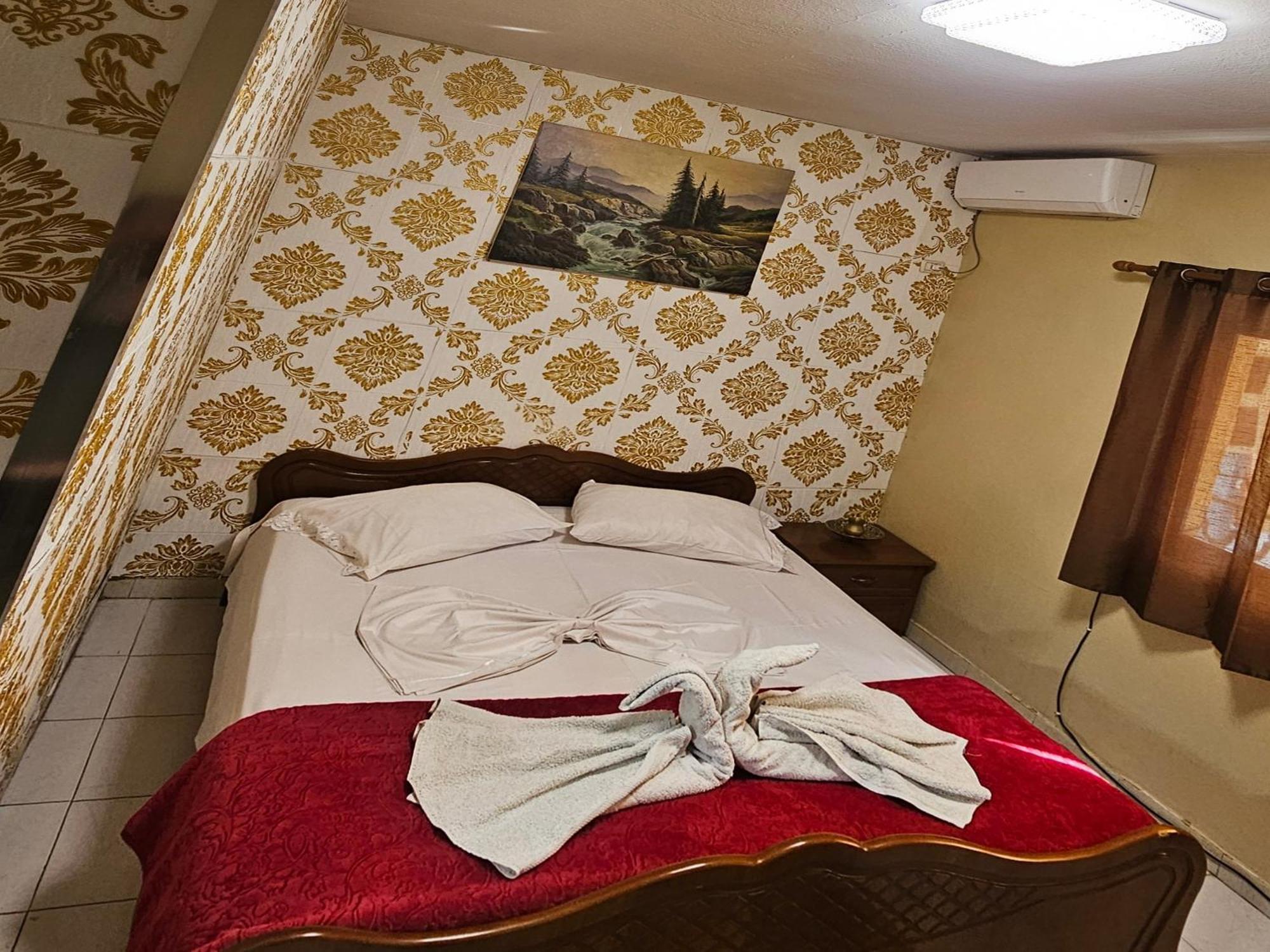 Dafina Hotel تيرانا الغرفة الصورة