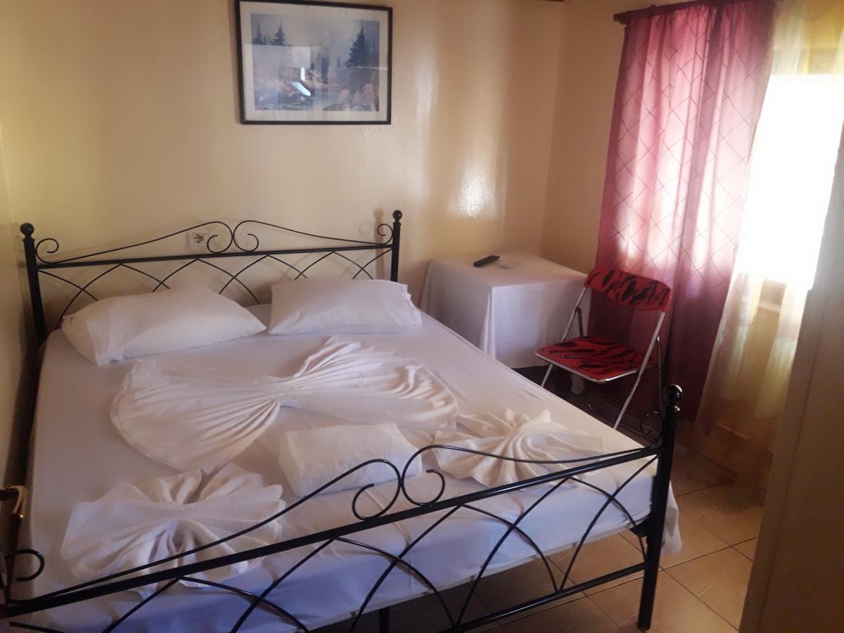 Dafina Hotel تيرانا المظهر الخارجي الصورة